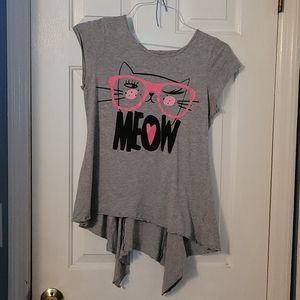 Gray Justice cat shirt size girls 18 1/2
